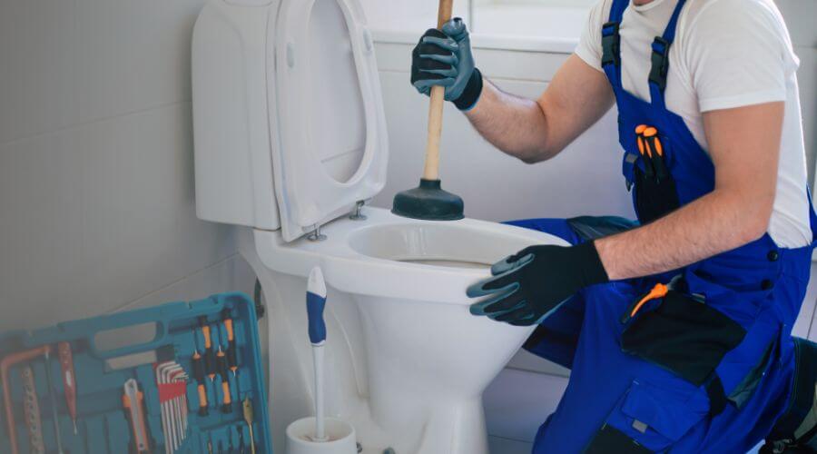 Local annual plumbing maintenance in Reklaw, TX